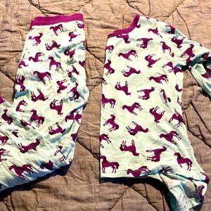 Leveret woman’s unicorn print pajamas